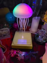 💡 LED Jellyfish Lamp – 9 Tentacles, Remote Control 💡
